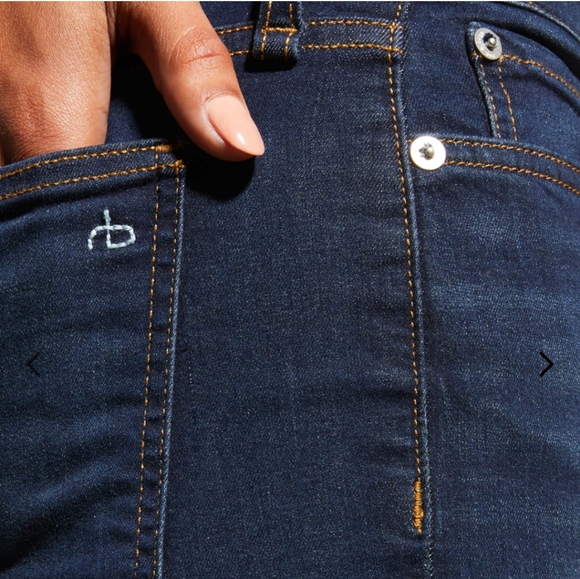 Cate Mid-Rise Jeans - Picture 4 of 12